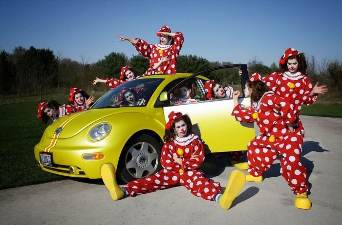 Клоуны из машины