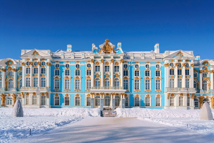 Пушкин Екатерининский дворец от Питера