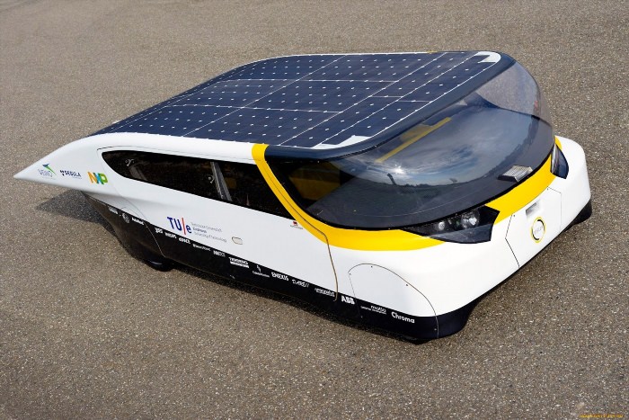 Машина на солнечных батареях Стелла