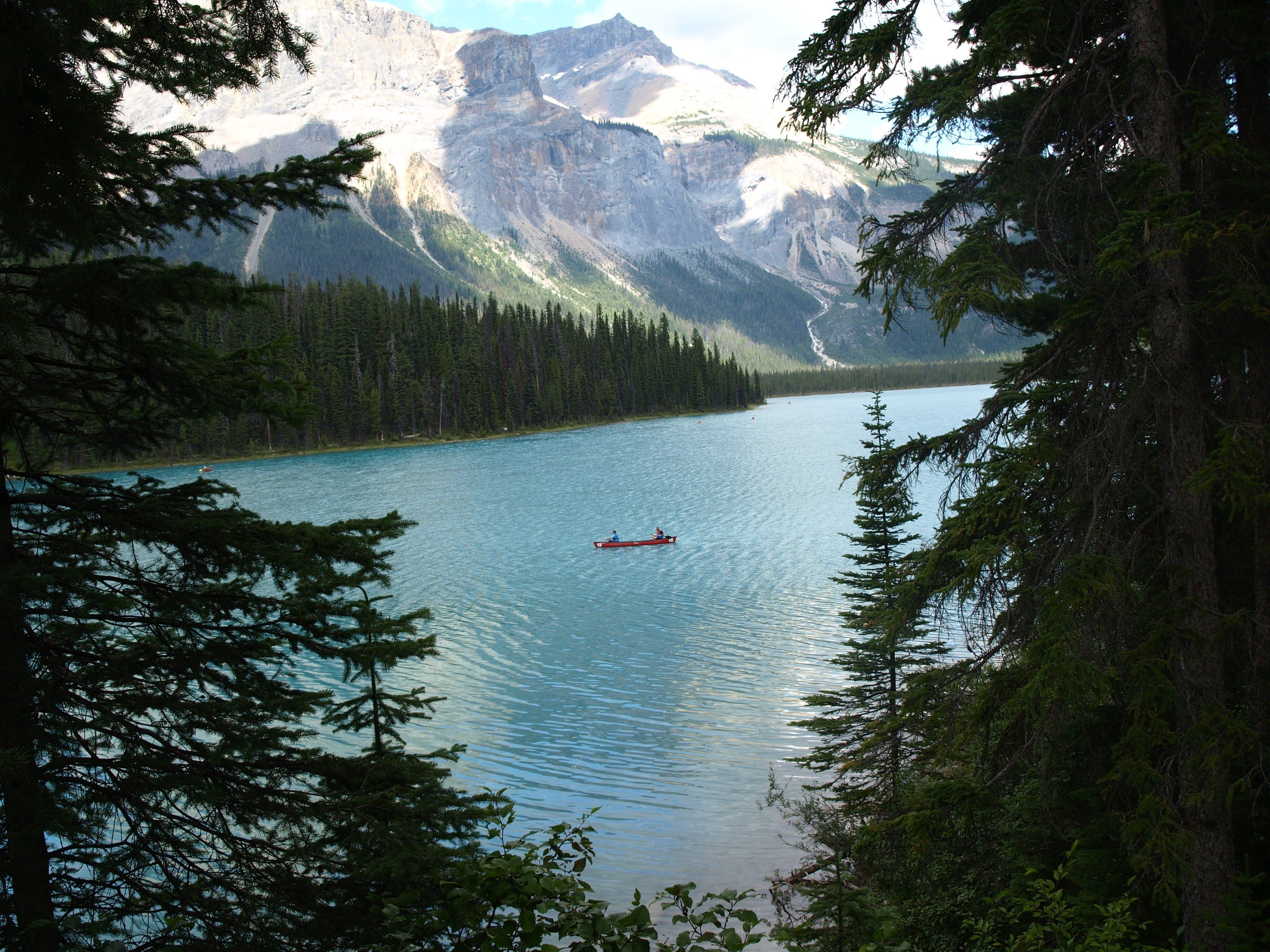 Озеро канада сканворд. Канада фото. Воды Канады. Пресная вода Канады. Горное озеро в Канаде л.