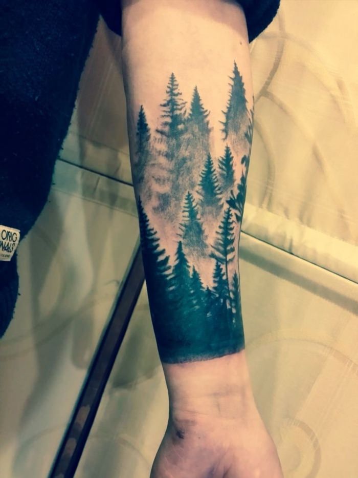Мужские татуировки c лесом на руку