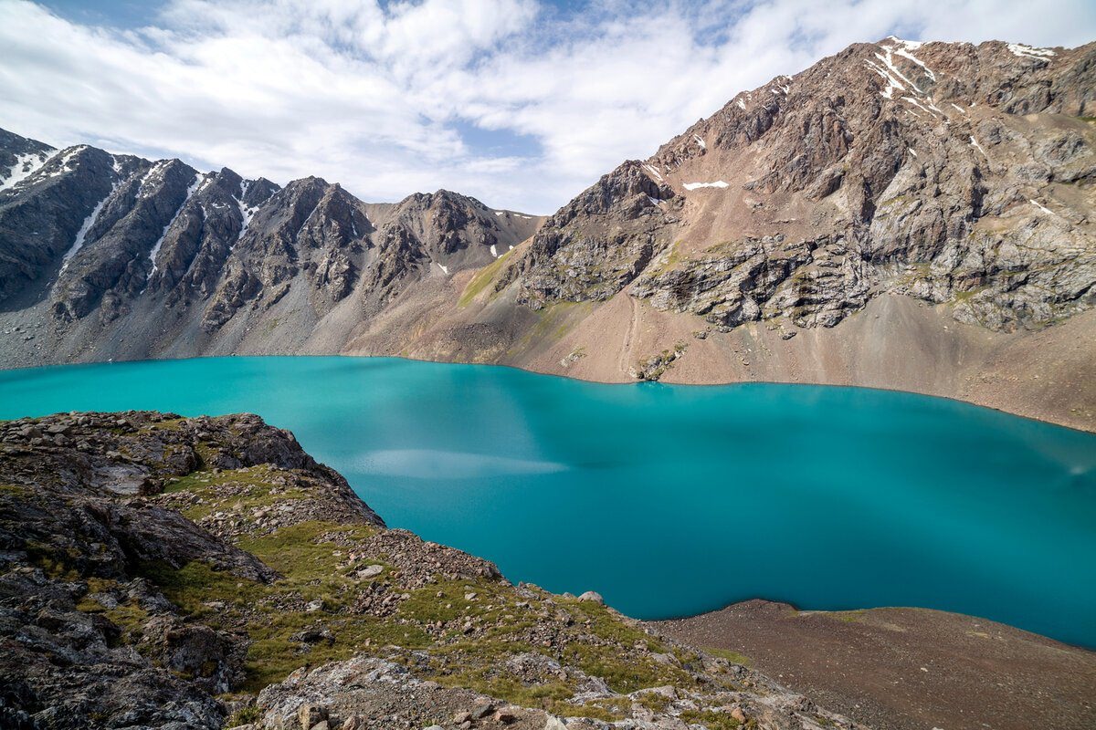 Ала бай. Ала Куль Киргизия. Озеро Алаколь Киргизия. Озеро ала Куль Кыргызстан. Озеро ала Куль Киргизия фото.