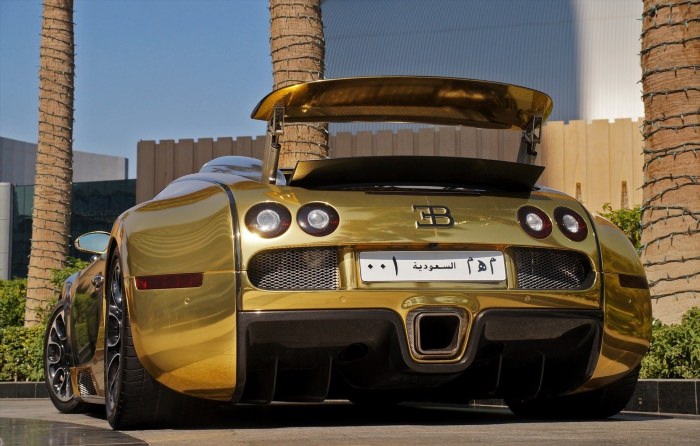 Автомобиль из золота