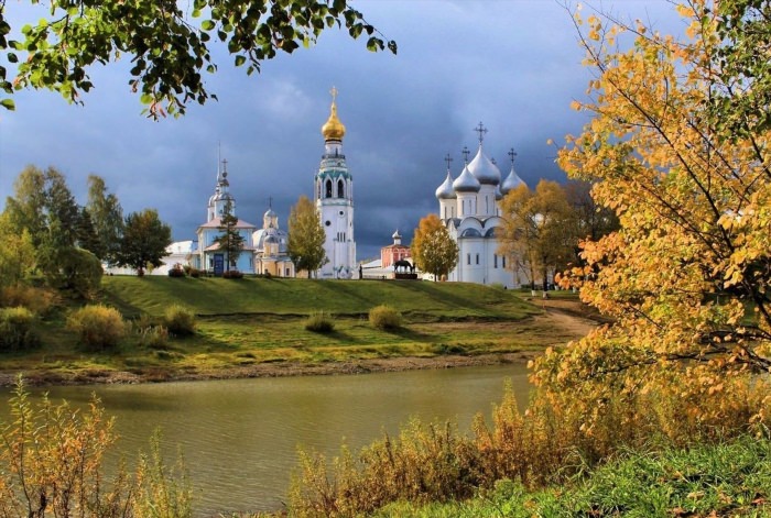 Золотая осень храмы Вологда