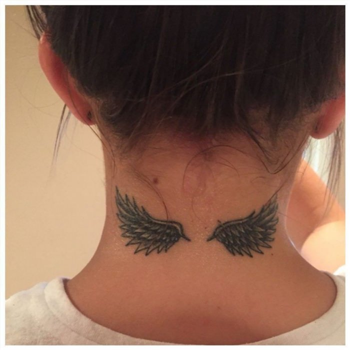 Татуировки для девушек на шее