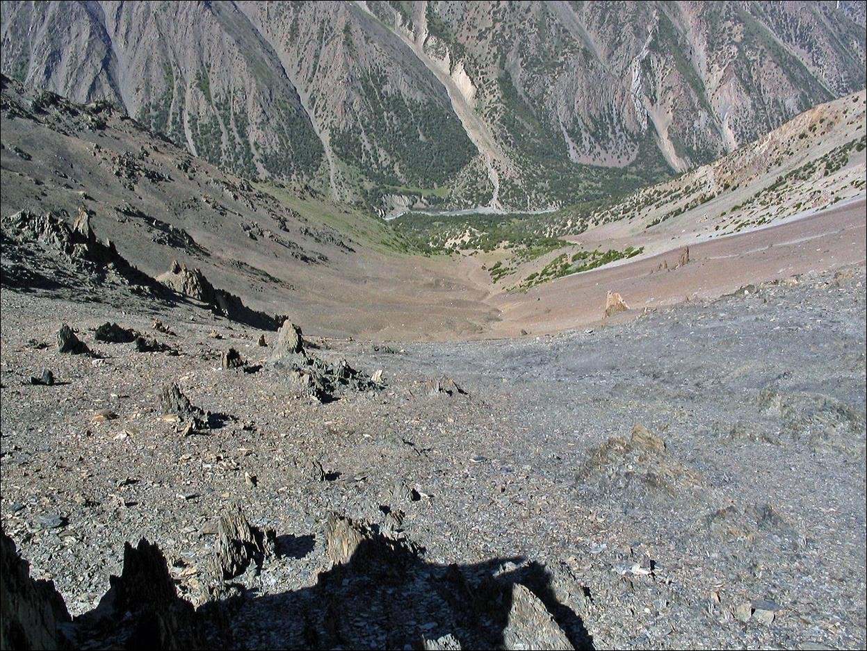 Исфара 1. Таджикистан Исфара горы. Ворух горы. Канибадам Таджикистан горы. Природа Ворух Таджикистан.