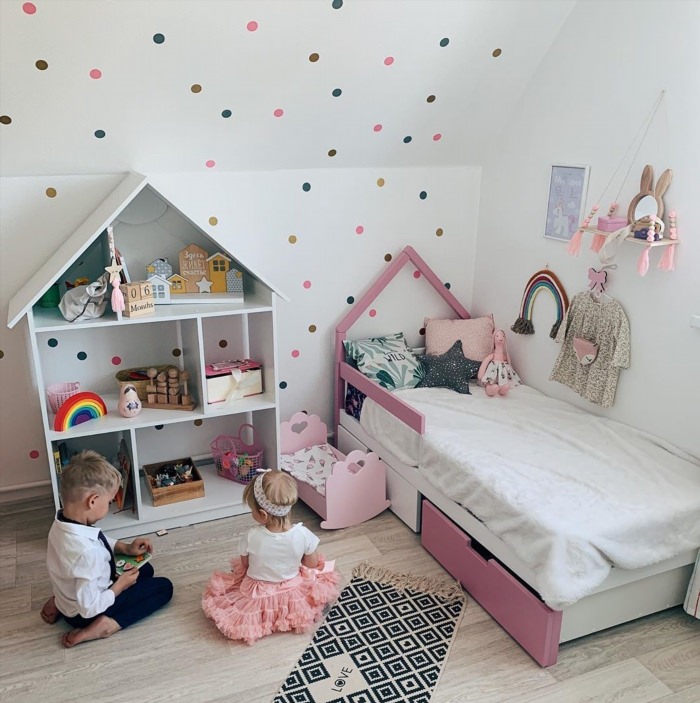 Домик для ребенка в комнату