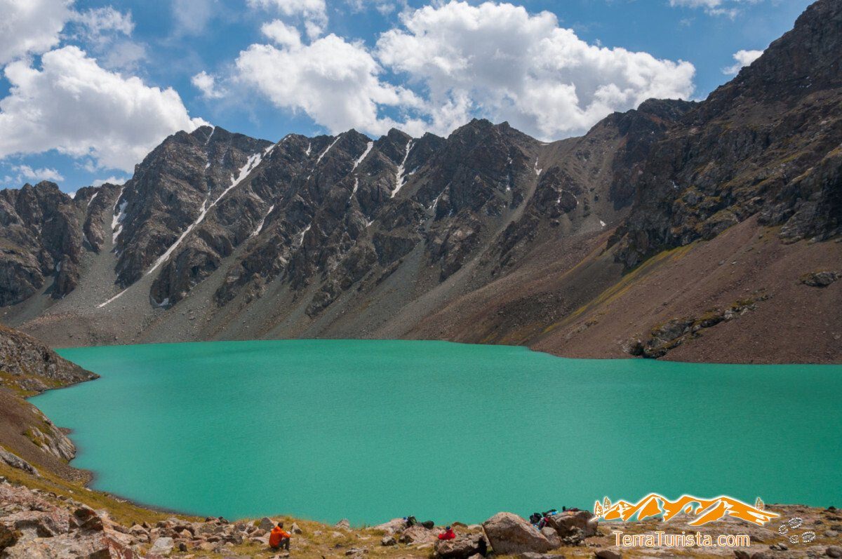 Ала кель. Озеро Арашан. Озеро ала Куль Киргизия. Арашанские озера в Узбекистане.