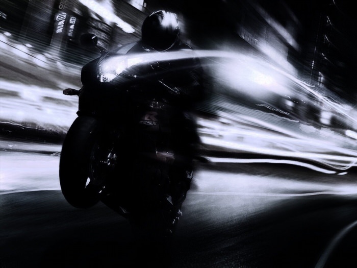 Черные мотоциклы тень