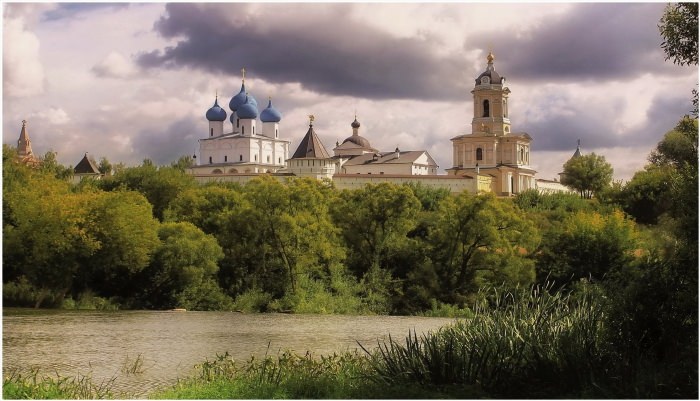 Высоцкий монастырь Серпухов осень