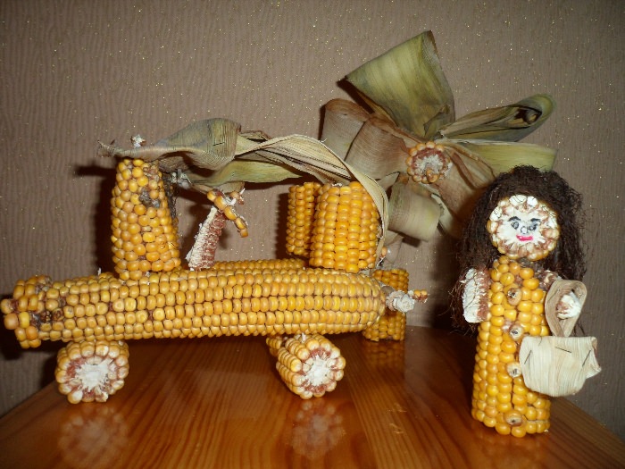 Машина из кукурузы