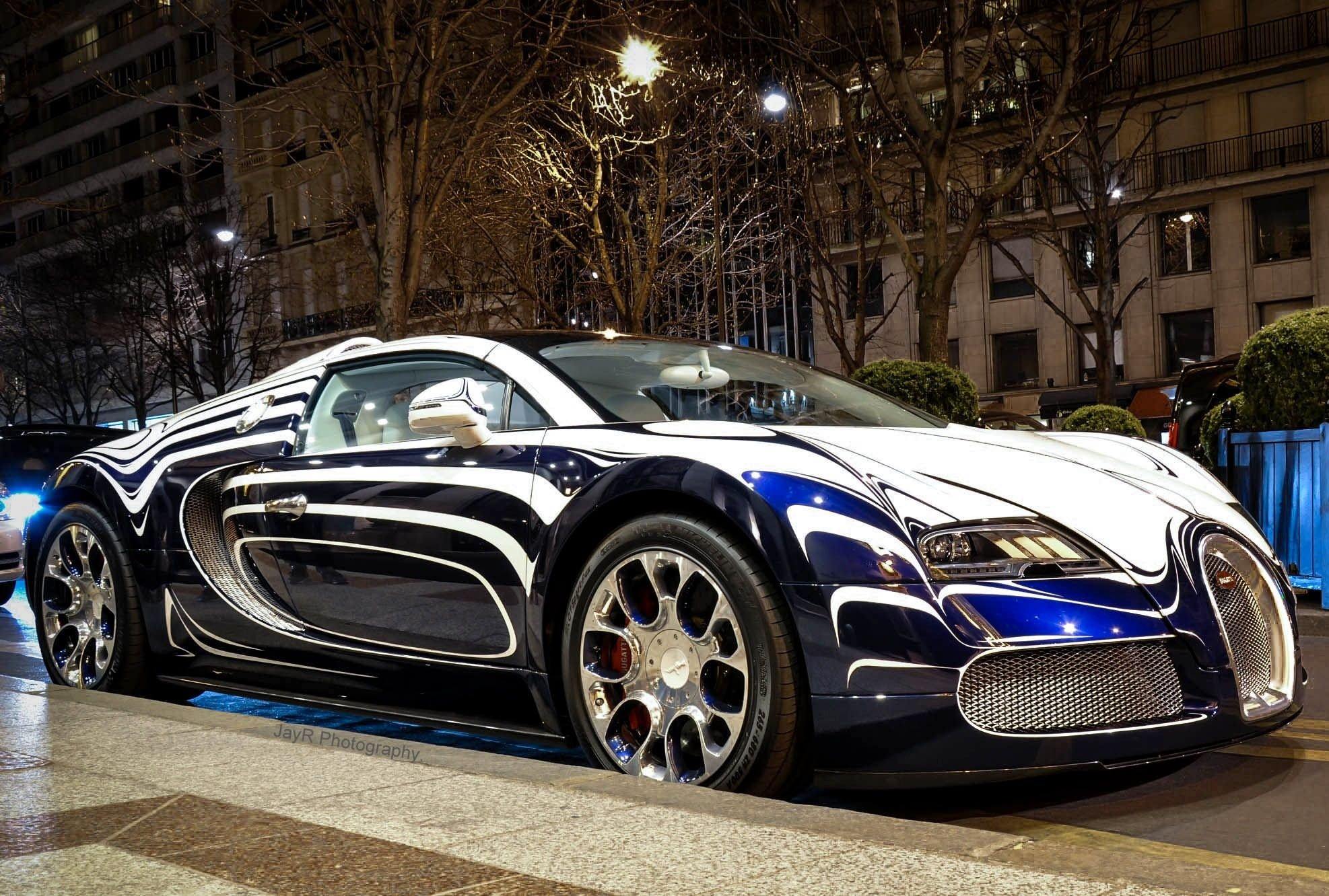 Сколько стоит автомобиль бугатти. Бугатти Вейрон. Bugatti Вейрон. Машина Бугатти чей Рон. Bugatti Veyron 2003.