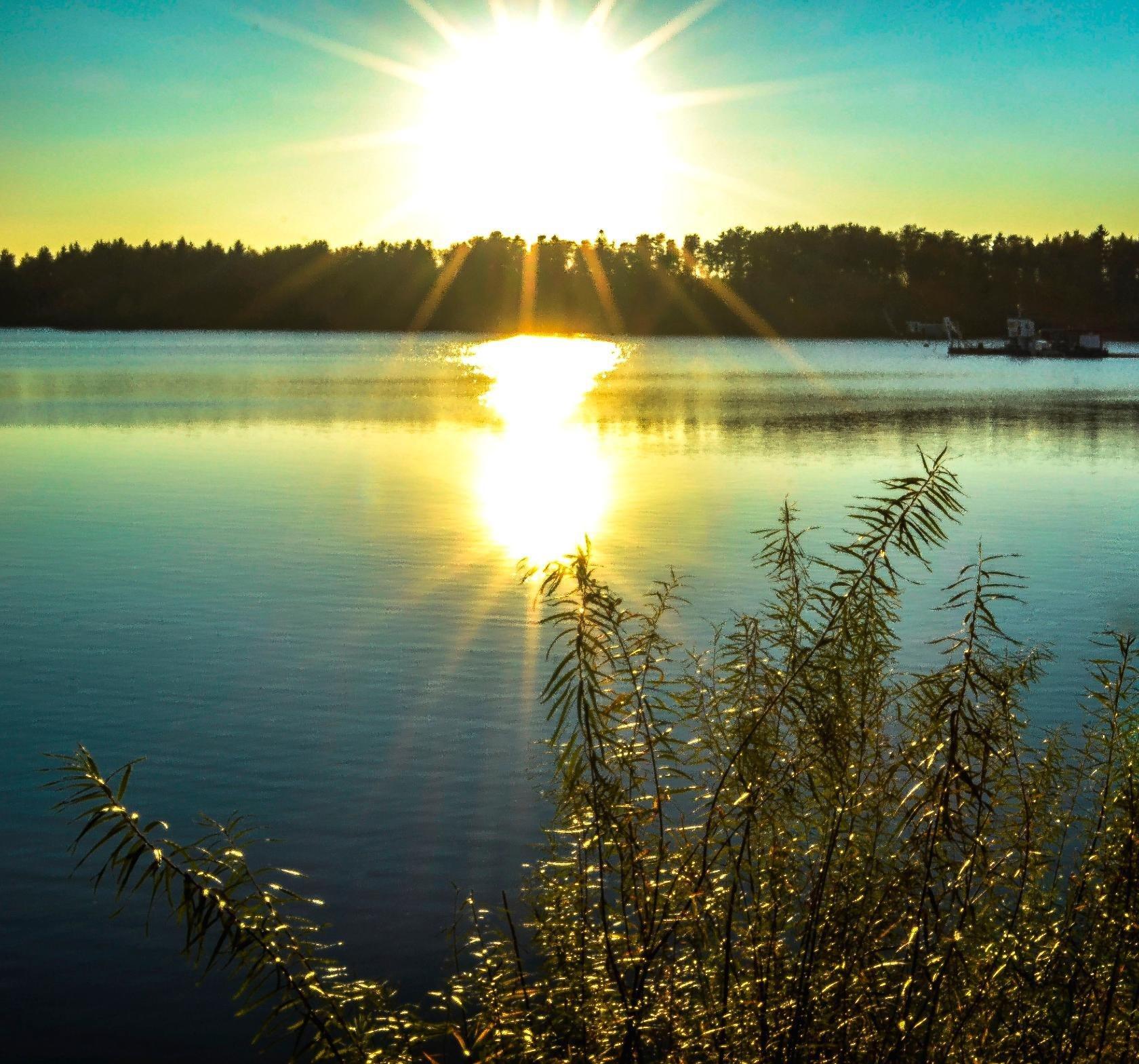 Солнце над озером