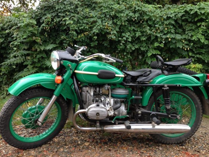 Мотоцикл Урал зелёный новый