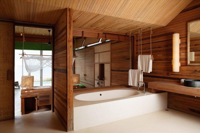 Ванная комната из дерева
