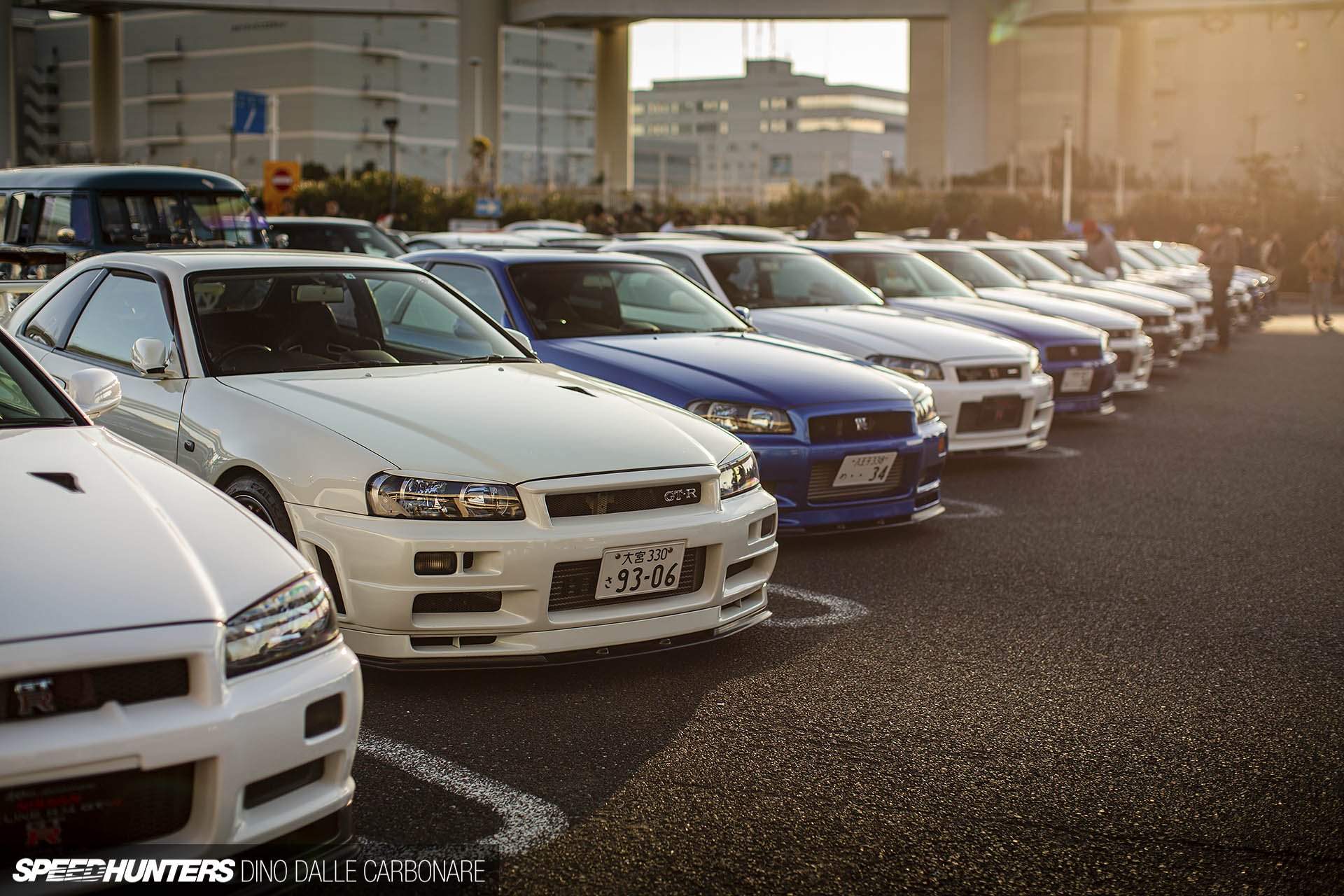 Японские автомобили б. Японские JDM Toyota Chaser. JDM сходка в Японии. Toyota Chaser 90 car parking. JDM сходки 90 Япония.