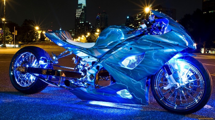 Мотоцикл крутой синий