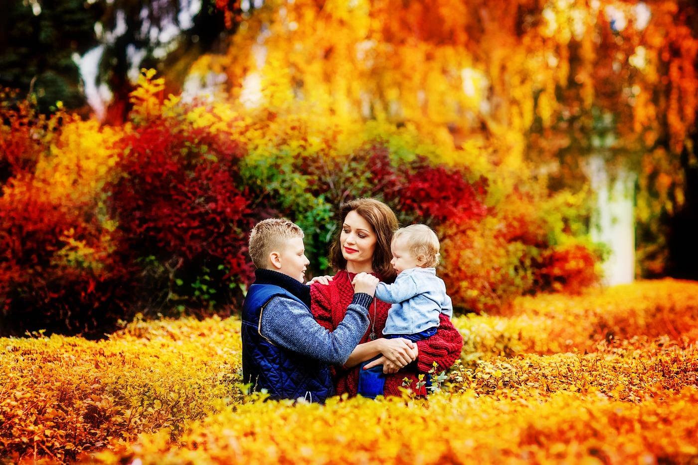 Осень другая семья. Осень для детей. Осенняя фотосессия. Осенняя фотосессия в парке семейная. Осенняя прогулка.