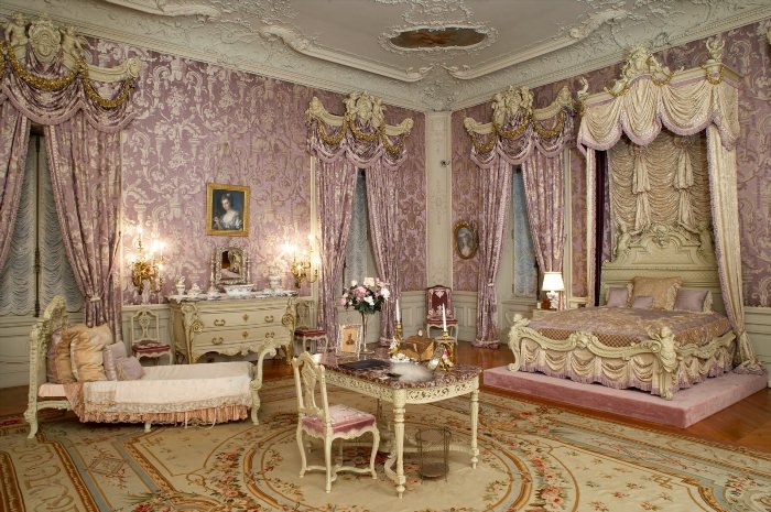 Комната в стиле рококо