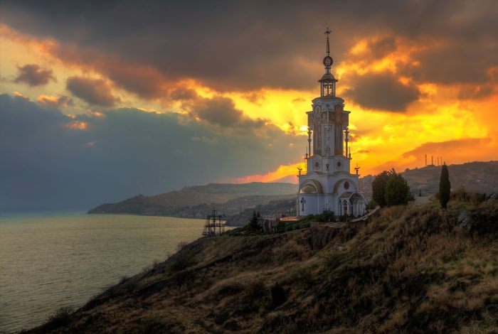 Храм Маяк Николая Чудотворца Крым