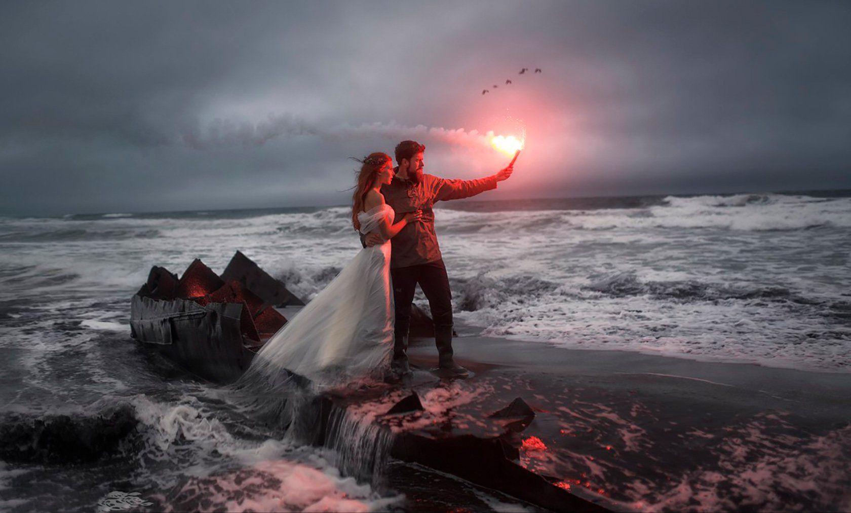 Предложения на край света. Свадебная фотосессия на Камчатке. Свадьба на океане Камчатка. Свадьба на берегу Тихого океана.