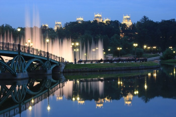 Парк Царицыно в Москве ночью