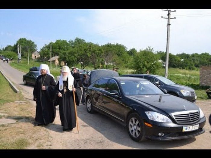 Машины священников
