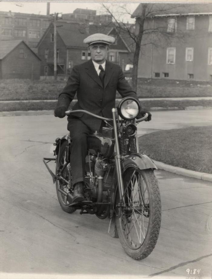 Харлей Дэвидсон основатели мотоцикл
