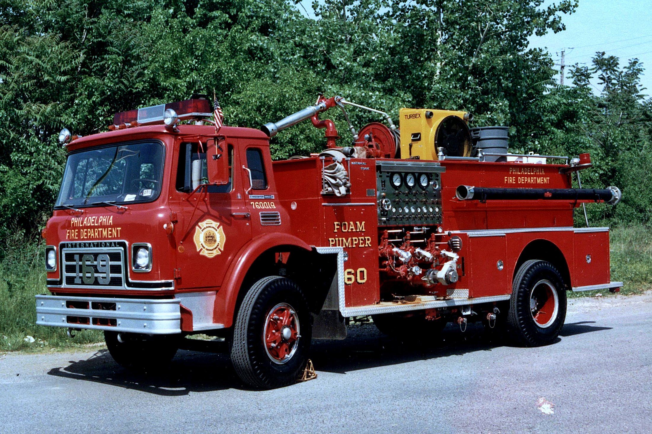 Пожарные автомобили делятся. Пожарная машина Вандерберг 1901. Машина "Fire Truck" пожарная, 49450. ЗИЛ 130 Firetruck. Chevrolet Fire Truck.