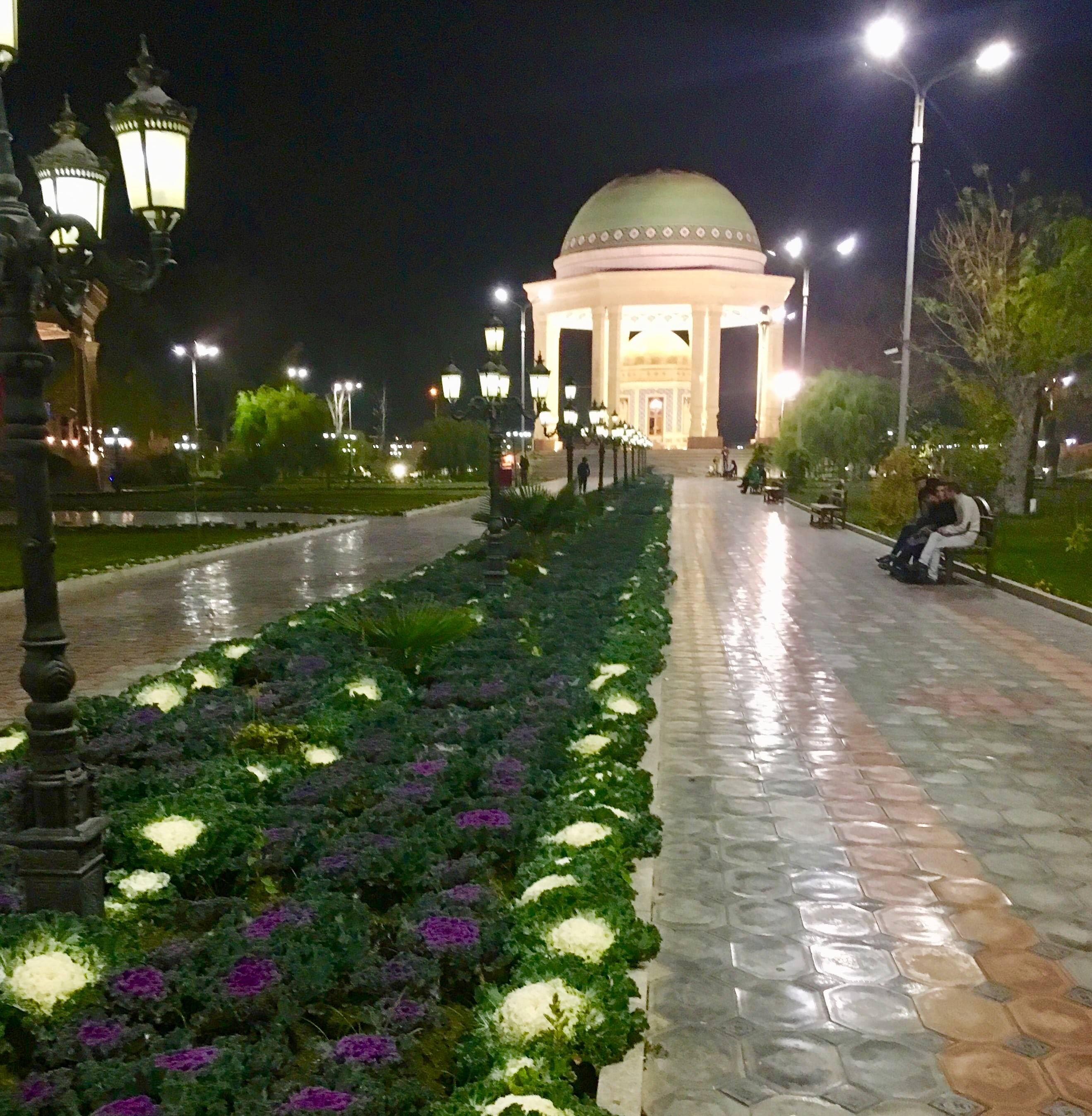 Худжанд. Душанбе столица Таджикистана. Таджикистан столица Худжанд. Столица Таджикистана Душанбе ночью.