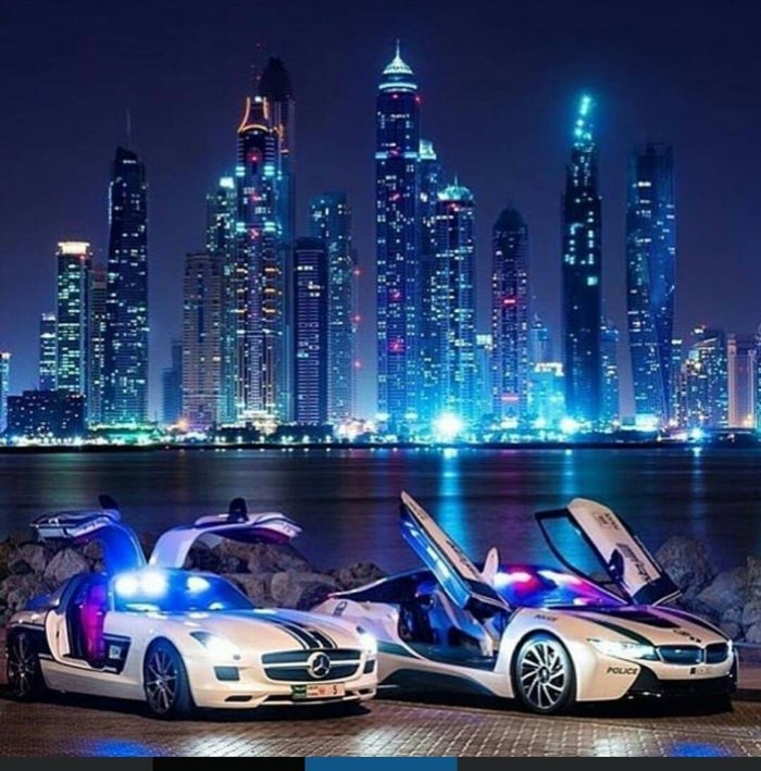 Машины в Эмиратах