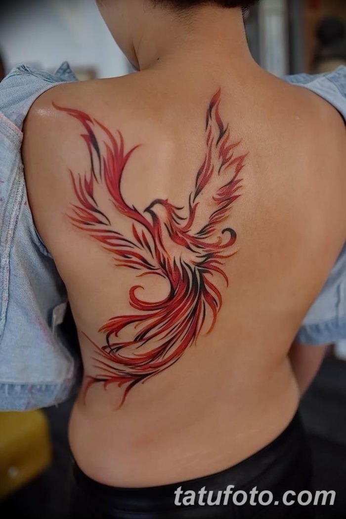 Татуировки феникса для девушек