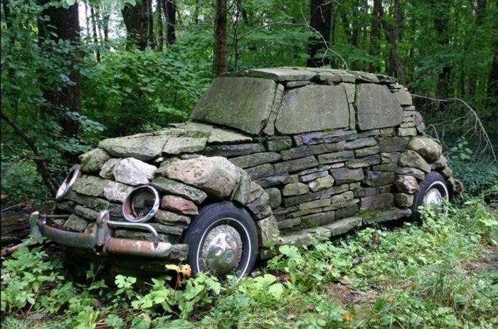 Автомобиль из камня