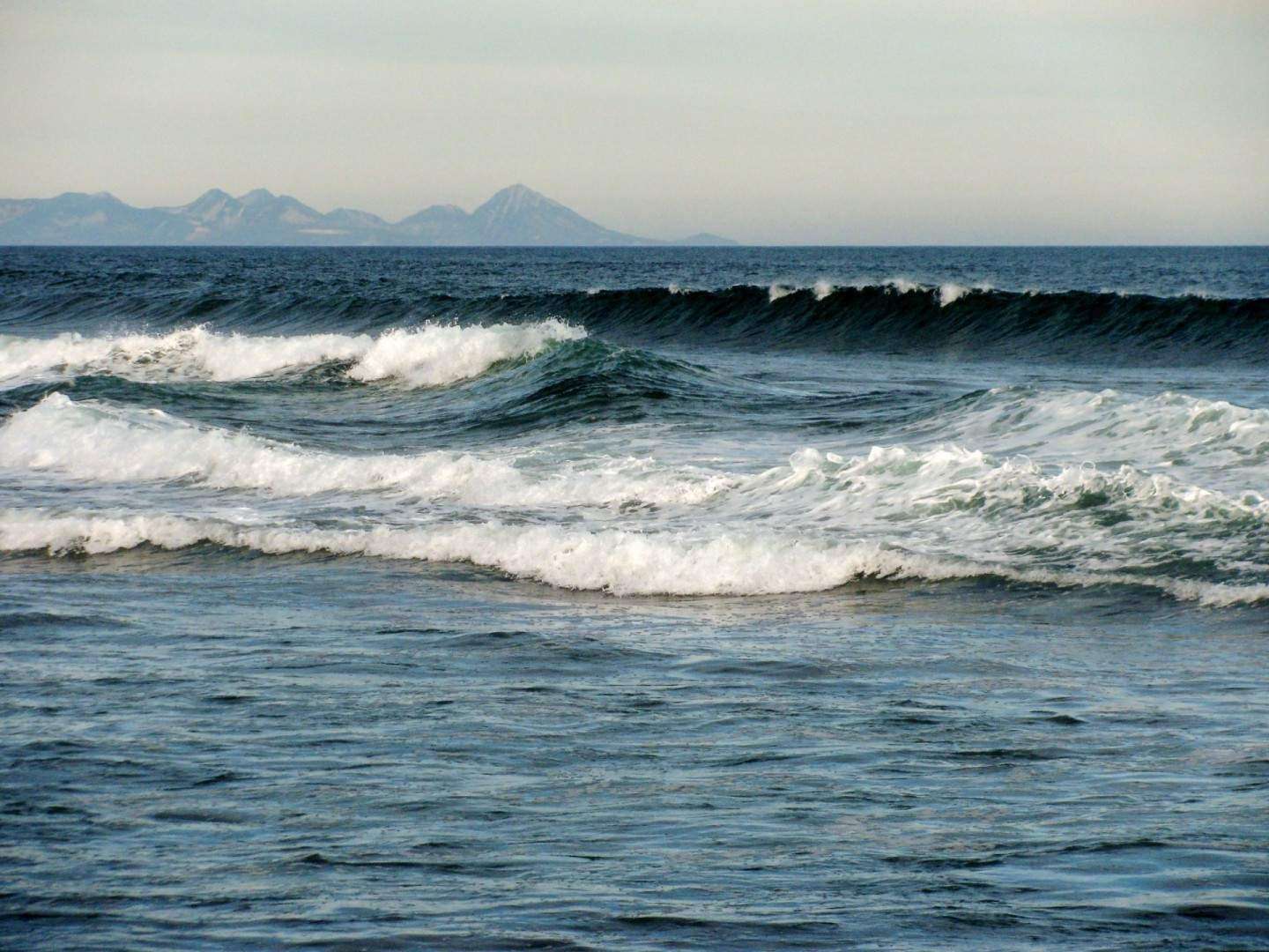 First ocean. Охотское море океан. Тихий океан. Тихий океан фото. Горизонт моря Охотское.