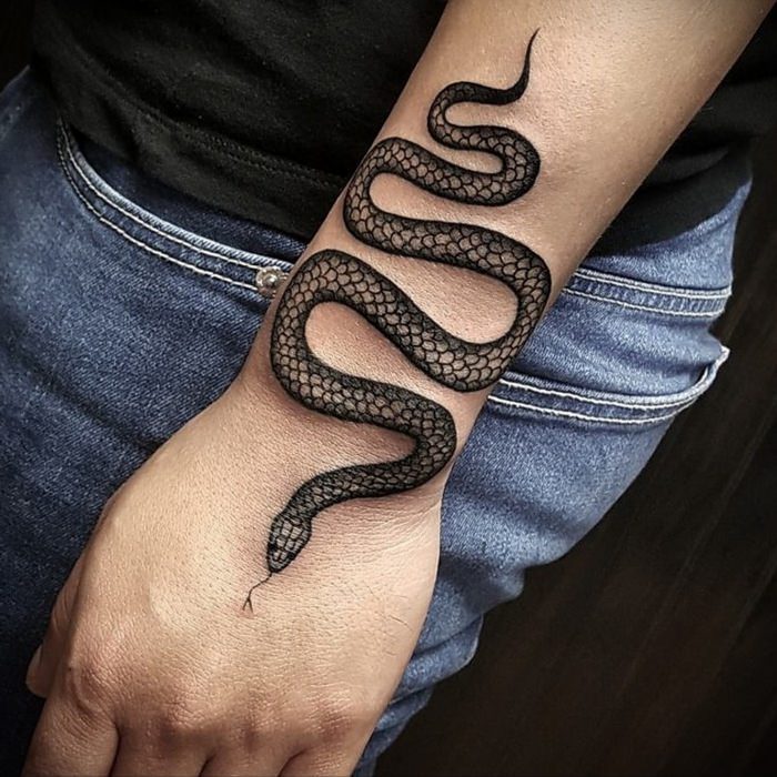 Татуировки со змеей