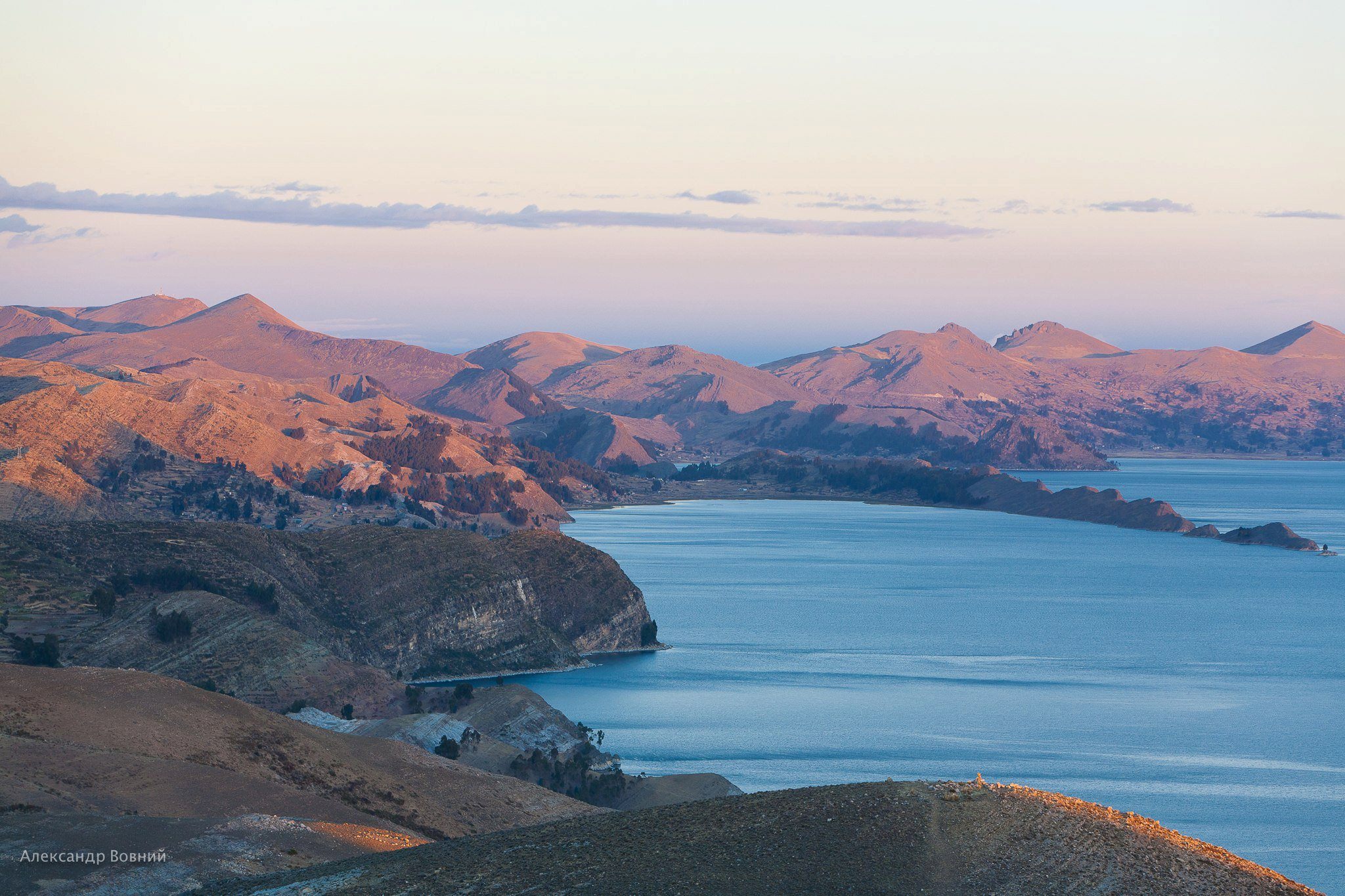 Озеро титикака в южной америке. Озеро Титикака Перу. Анды озеро Титикака. Боливия Титикака. Боливия озеро Титикака.