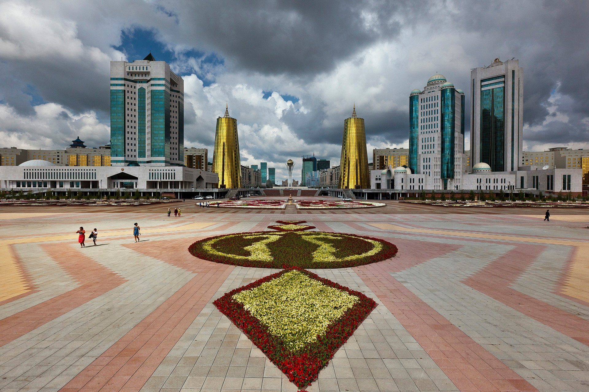 Какой день в астане. Бульвар Нуржол. Астана Казахстан. Астана достопримечательности. Астана достопримечательности зимой.