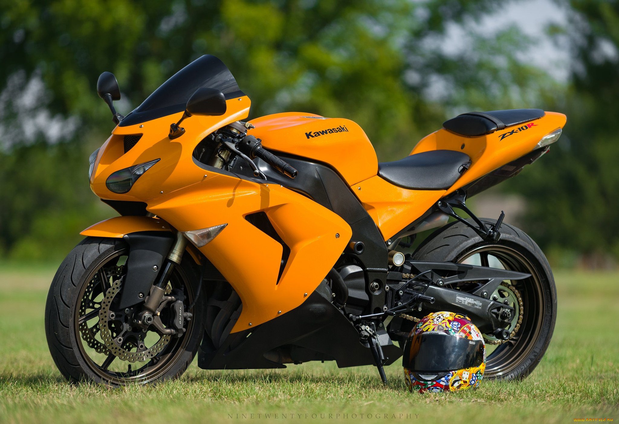 Бесплатный мотоцикл. Спортивный мотоцикл Кавасаки. Кавасаки оранжевый. Kawasaki оранжевый. Спортбайк Кавасаки оранжевый.