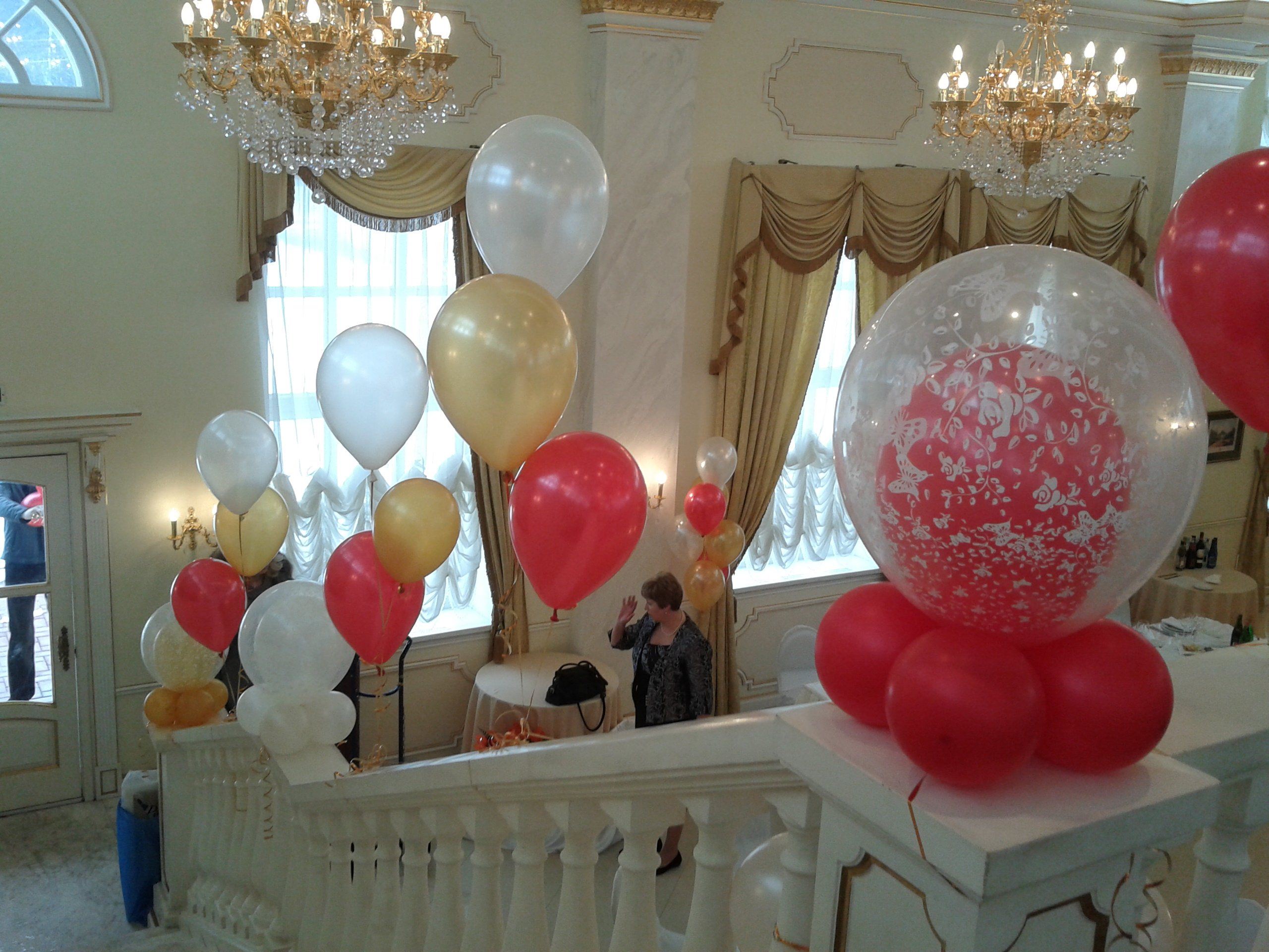 Купить дом шарами. Украшение шарами. Украшение комнаты шарами. Украшение шарами на свадьбу. Украсить комнату шариками.