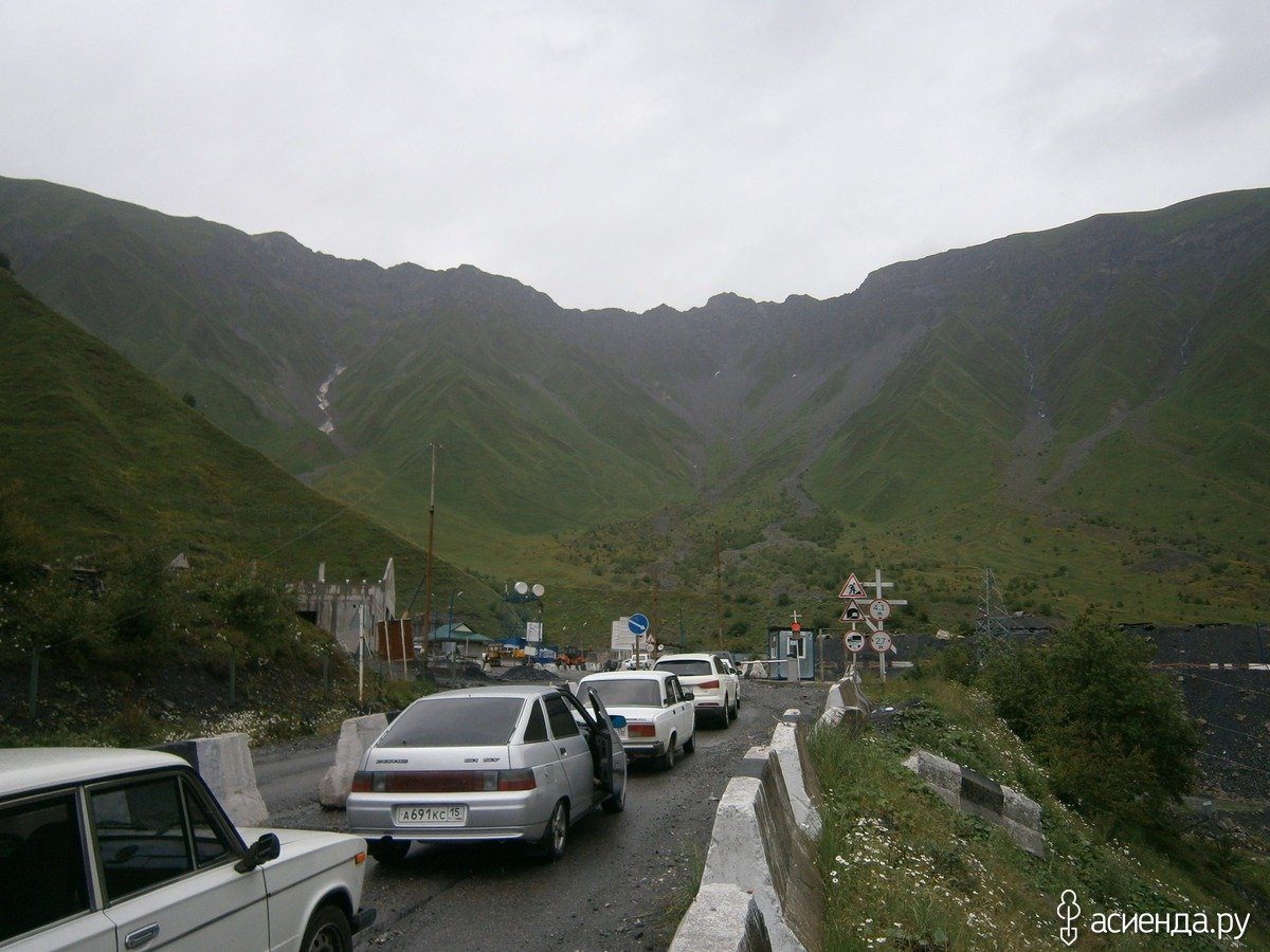 Осетия нивы. Машины Осетии. Осетинские машины. Северная Осетия на машине. На машине в горы Осетии.