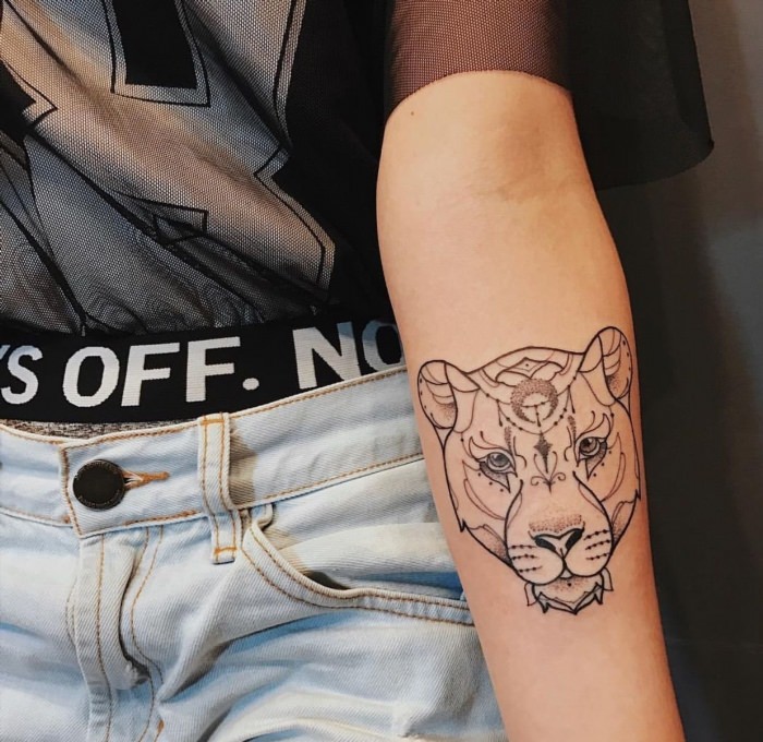 Татуировка львица