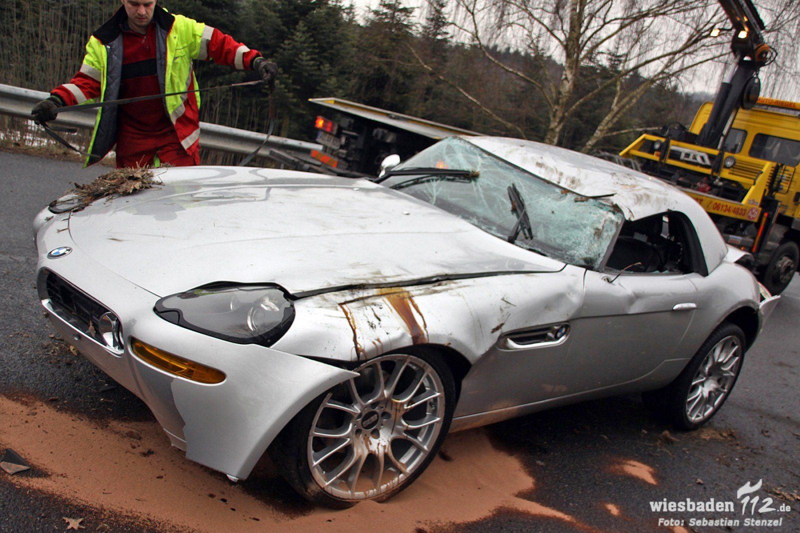 Разбей авто. Z4 BMW crash. BMW z8 James Bond.